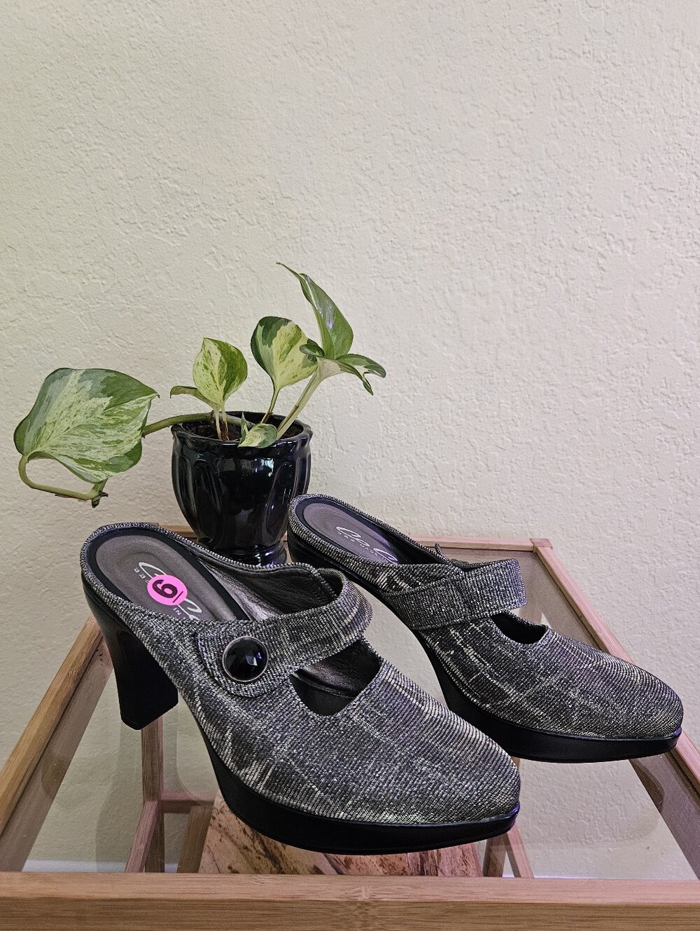 Coco Comfort Mary Jane Heels in Black and Gray Sz 6